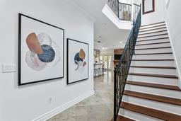Picture of 4907 Bayshore Boulevard Unit 115, Tampa, FL 33611