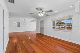 Picture of 6337 S Lansdale Circle, Tampa, FL 33616