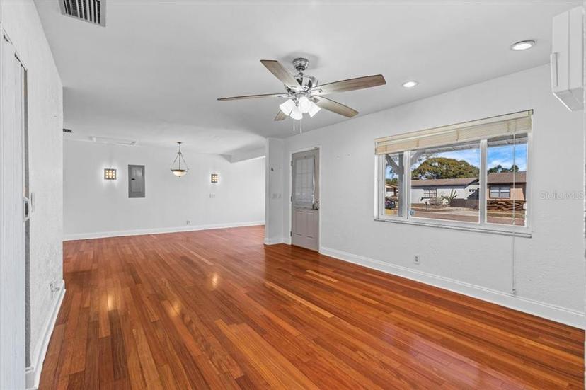 Picture of 6337 S Lansdale Circle, Tampa FL 33616