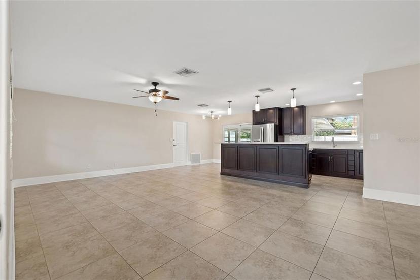 Picture of 1180 Eden Isle Boulevard Ne, St Petersburg FL 33704