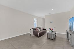 Picture of 924 Chasetree Lane, St Cloud, FL 34771