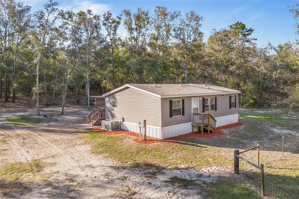 Picture of 149 SE 57Th Court Road, Trenton, FL 32693