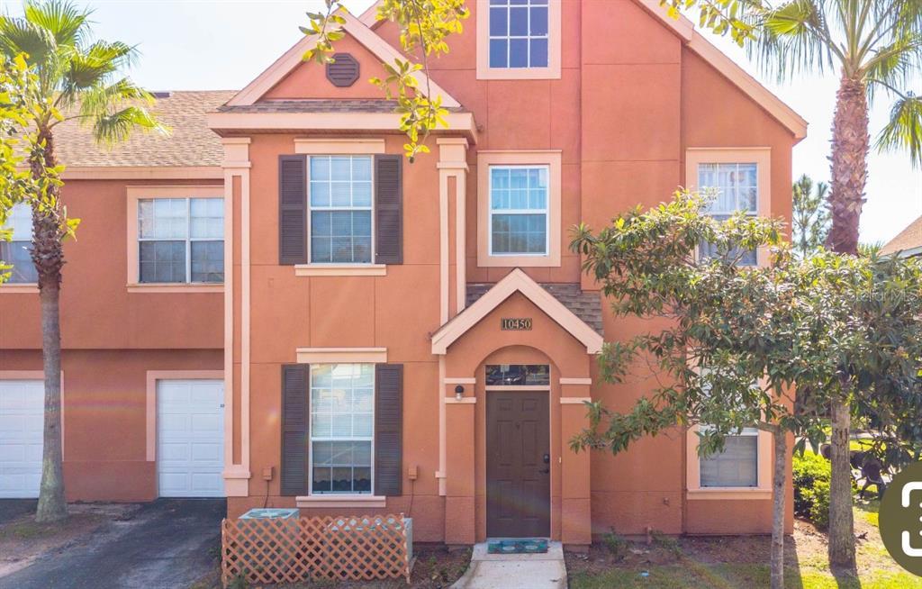 Picture of 10450 White Lake Court Unit 44, Tampa, FL 33626