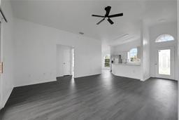 Picture of 412 Savanna Pointe Street, Winter Haven, FL 33884