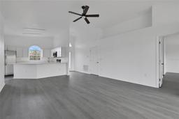 Picture of 412 Savanna Pointe Street, Winter Haven, FL 33884