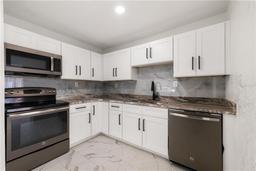 Picture of 5803 Mohr Loop, Tampa, FL 33615