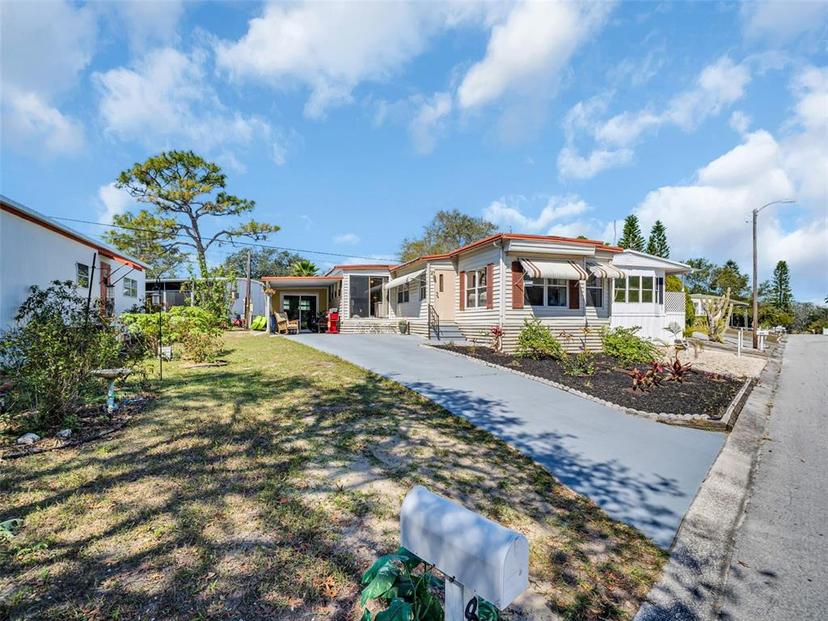 Picture of 807 Saint Charles Drive, Tarpon Springs FL 34689