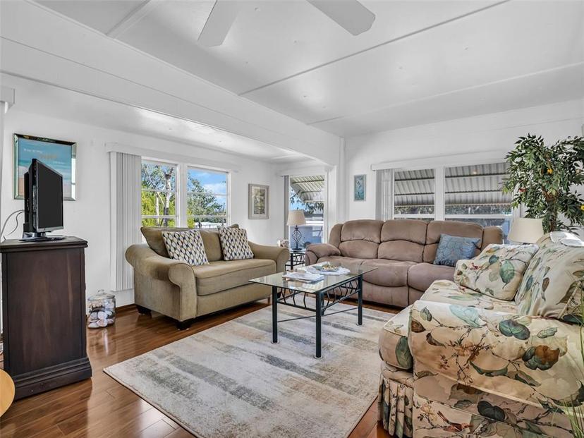Picture of 807 Saint Charles Drive, Tarpon Springs FL 34689