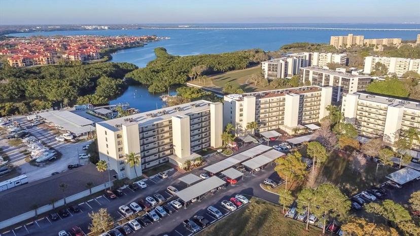 Picture of 1000 Cove Cay Drive Unit 5E, Clearwater FL 33760