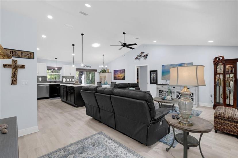 Picture of 73 Bay Drive, Ocklawaha FL 32179