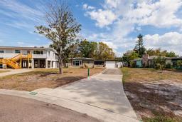 Picture of 8001 Orient Way Ne, St Petersburg, FL 33702