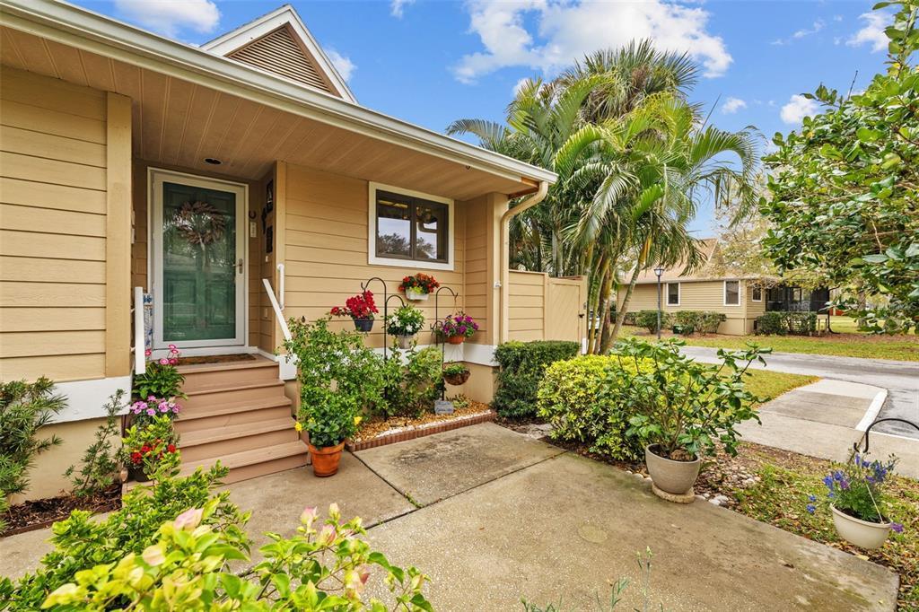 Picture of 1002 Caravel Court, Tarpon Springs, FL 34689