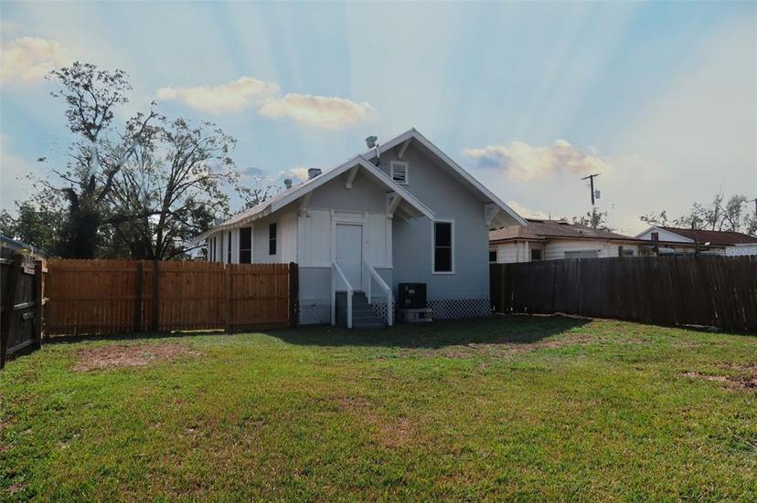 Picture of 2018 Elmwood Avenue, Tampa FL 33605