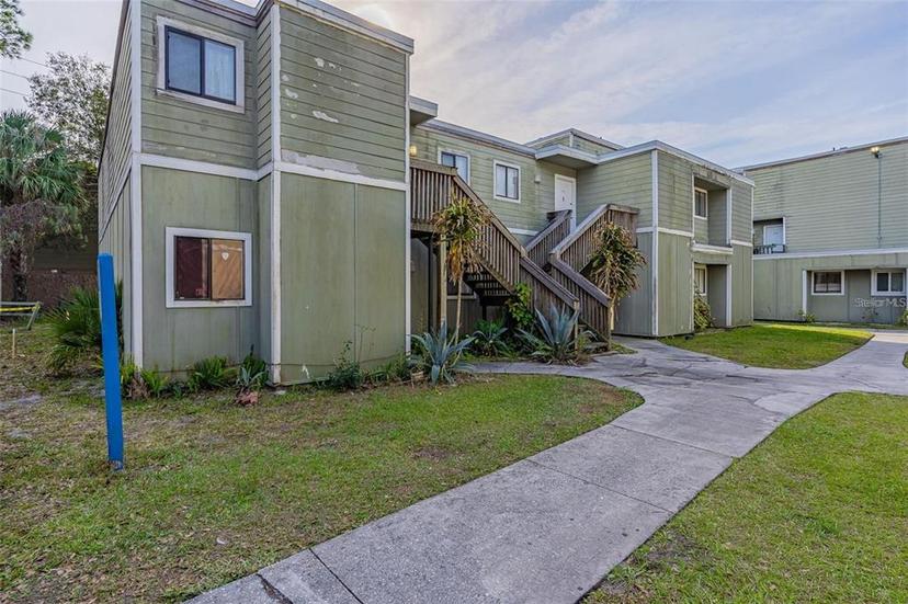 Picture of 101 Scottsdale Square Unit 101, Winter Park FL 32792