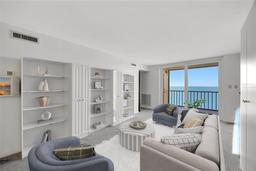 Picture of 9 Haig Place Unit 310, Dunedin, FL 34698