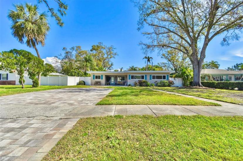 Picture of 400 72Nd Street S, St Petersburg FL 33707