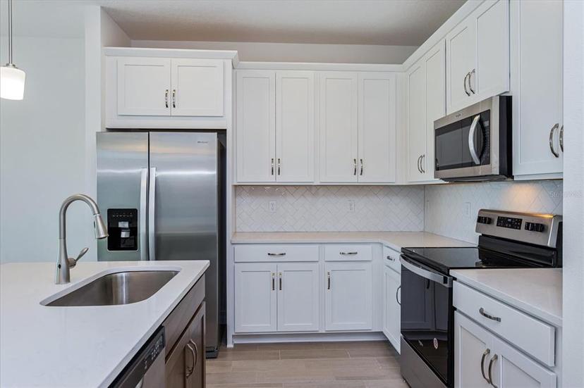 Picture of 2824 Supermarine Road, Tavares FL 32778