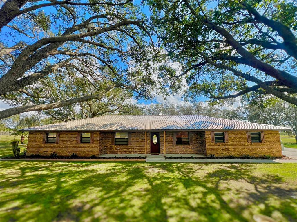 Picture of 301 S Wells Avenue, Avon Park, FL 33825