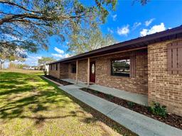 Picture of 301 S Wells Avenue, Avon Park, FL 33825