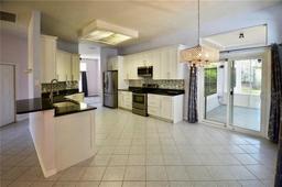 Picture of 5520 NW 69Th Lane, Gainesville, FL 32653
