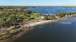 Picture of 12115 SE Sunset Harbor Rd, Weirsdale, FL 32195