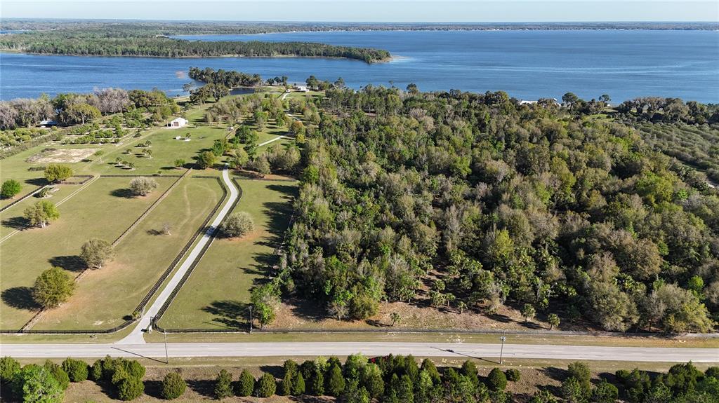 Picture of 12115 SE Sunset Harbor Rd, Weirsdale, FL 32195