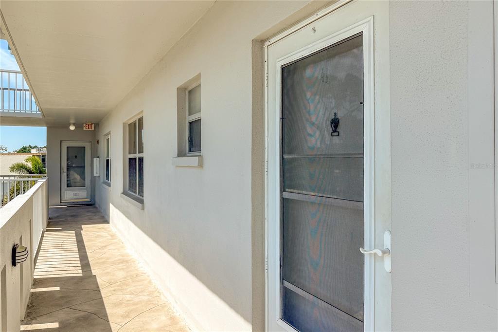 Picture of 4240 Ironwood Circle Unit 302A, Bradenton, FL 34209