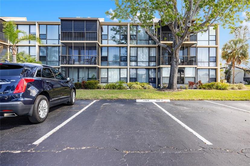 Picture of 618 Bird Bay Drive S Unit 118, Venice FL 34285