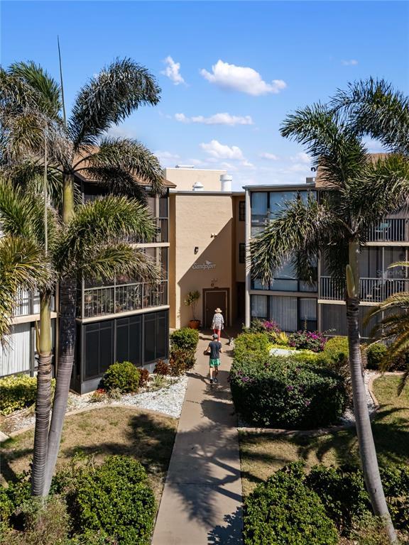 Picture of 618 Bird Bay Drive S Unit 118, Venice FL 34285