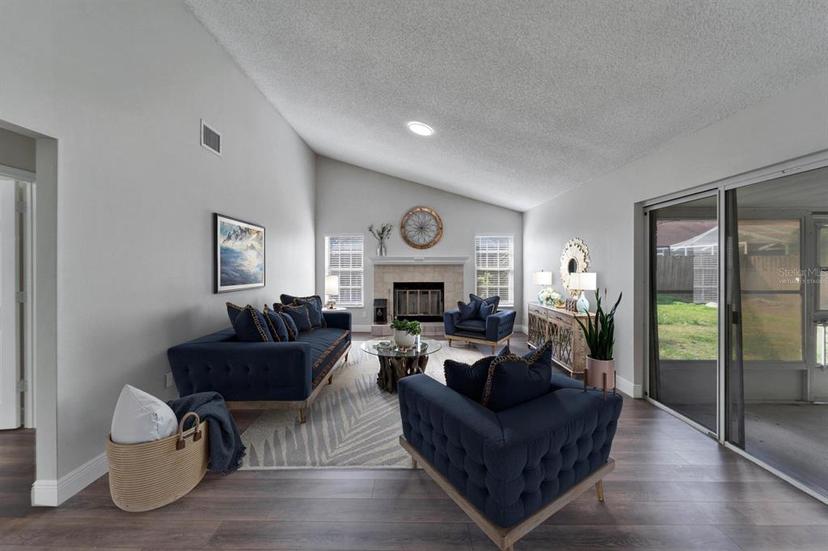 Picture of 1405 Queensbury Avenue, Valrico FL 33596