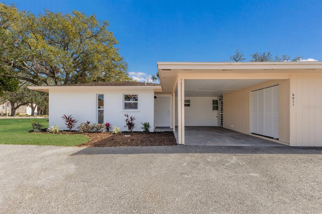 Picture of 5011 Live Oak Circle Unit 65, Bradenton, FL 34207