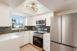 Picture of 5011 Live Oak Circle Unit 65, Bradenton, FL 34207