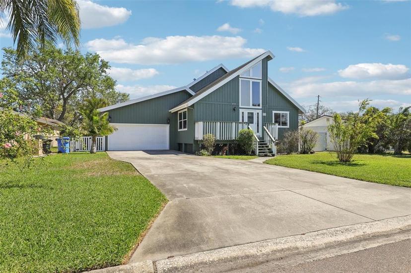 Picture of 8759 Orient Way Ne, St Petersburg FL 33702