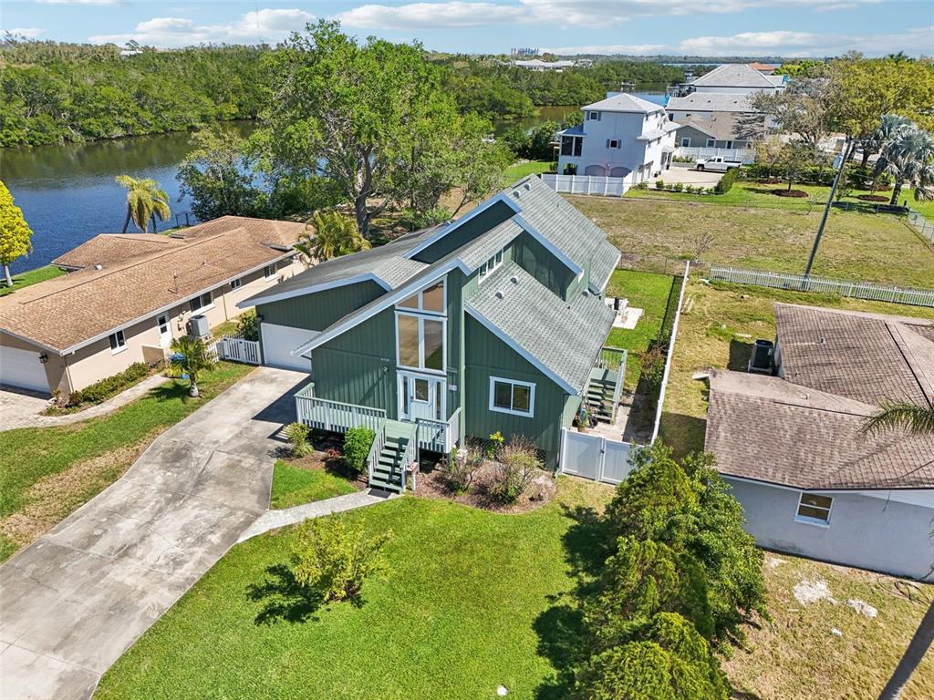 Picture of 8759 Orient Way Ne, St Petersburg, FL 33702
