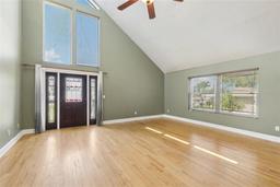Picture of 8759 Orient Way Ne, St Petersburg, FL 33702