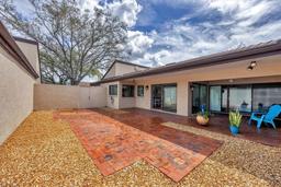 Picture of 3933 Glen Oaks Manor Drive, Sarasota, FL 34232