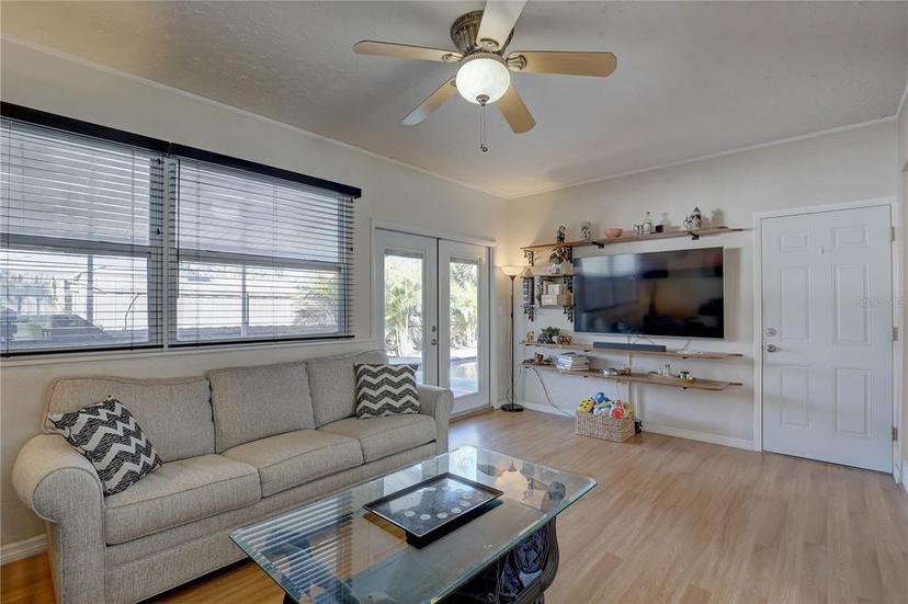 Picture of 511 74Th Avenue N, St Petersburg FL 33702