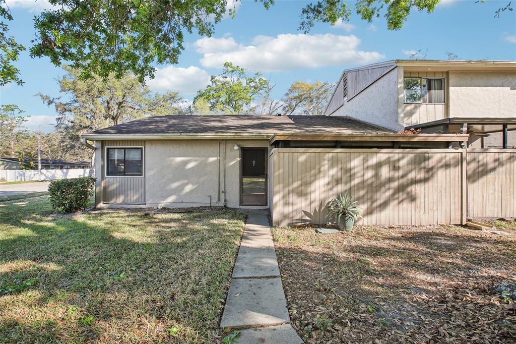 Picture of 8001 Jasmine Drive Unit 8001, Temple Terrace, FL 33637