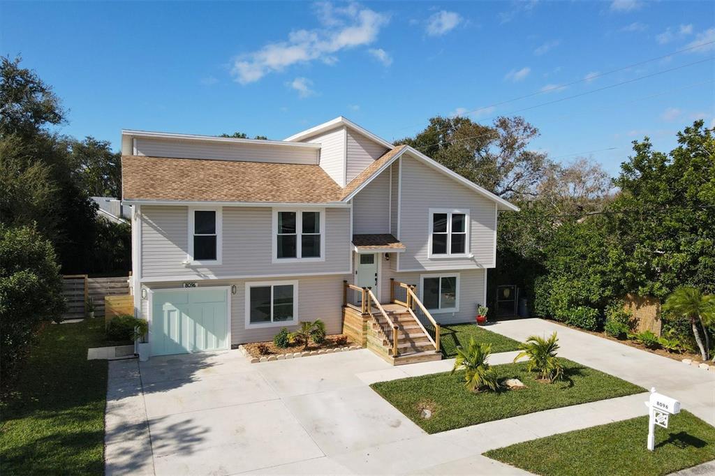Picture of 8096 Glenbrooke Lane, Sarasota, FL 34243