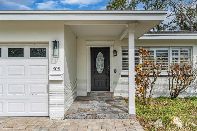 Picture of 309 84Th Avenue Ne, St Petersburg FL 33702