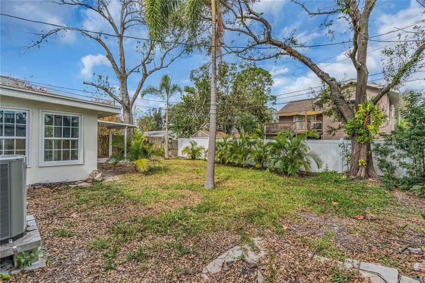 Picture of 309 84Th Avenue Ne, St Petersburg FL 33702