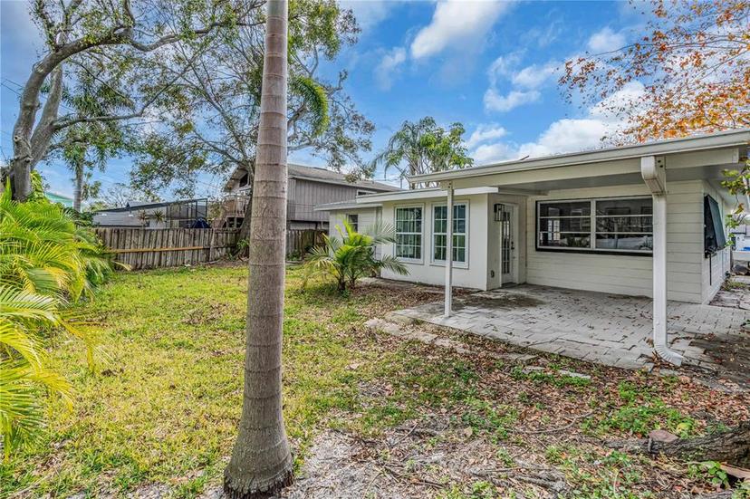 Picture of 309 84Th Avenue Ne, St Petersburg FL 33702