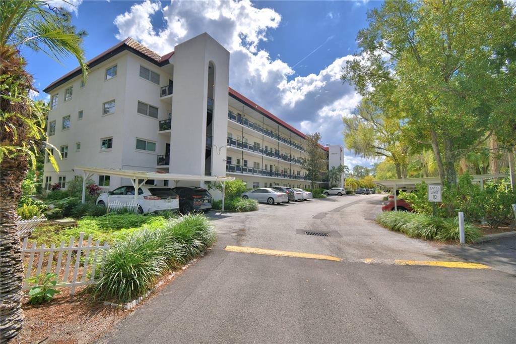 Picture of 200 El Camino Drive Unit 206, Winter Haven, FL 33884