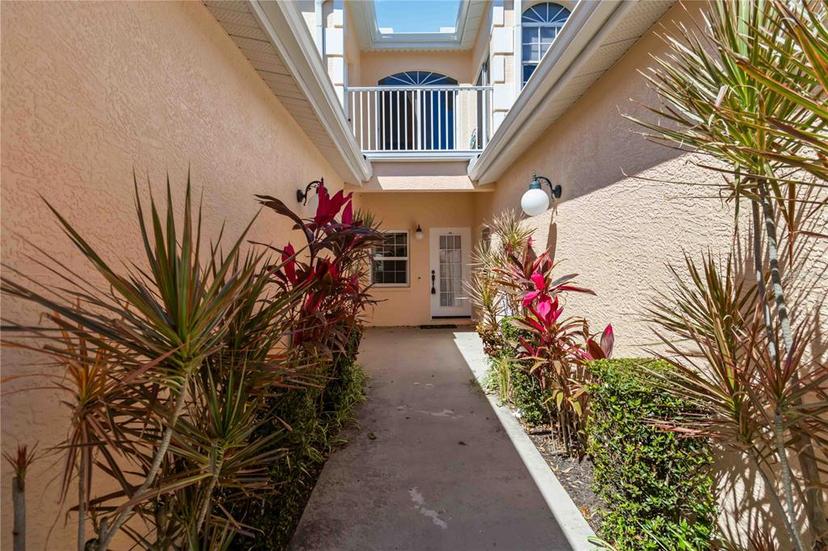 Picture of 903 Gondola Park Drive Unit 903, Venice FL 34292