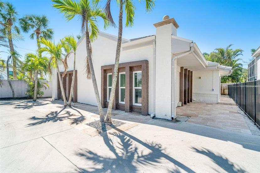 Picture of 115 N Blvd Of The Presidents, Sarasota FL 34236