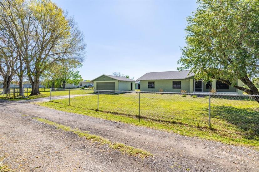 Picture of 11845 Meadowdale Dr, Tampa FL 33625