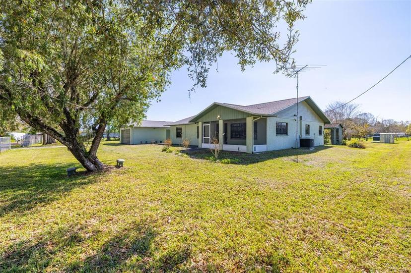 Picture of 11845 Meadowdale Dr, Tampa FL 33625