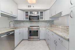 Picture of 800 Hudson Avenue Unit 102, Sarasota, FL 34236