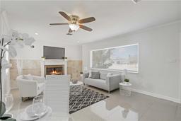 Picture of 317 Harbor Drive S, Venice, FL 34285