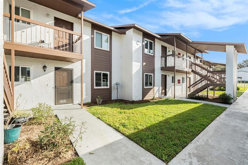 Picture of 39132 County Road 54 Unit 2060, Zephyrhills FL 33542